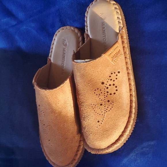 Manitobah Women's Berry Clog 41 US 10 - Picture 3 of 5